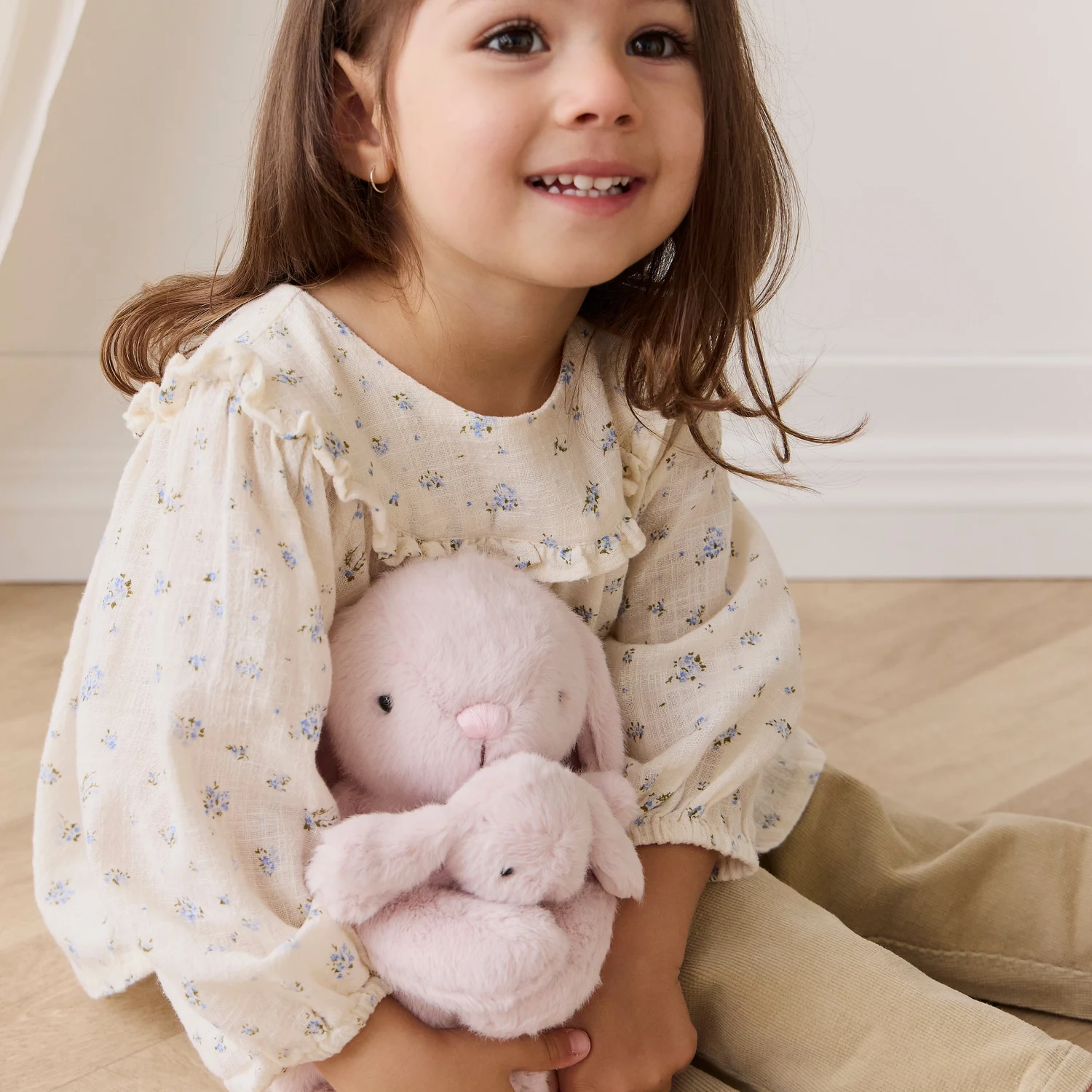 Snuggle Bunnies - Frankie the Hugging Bunny - Blossom