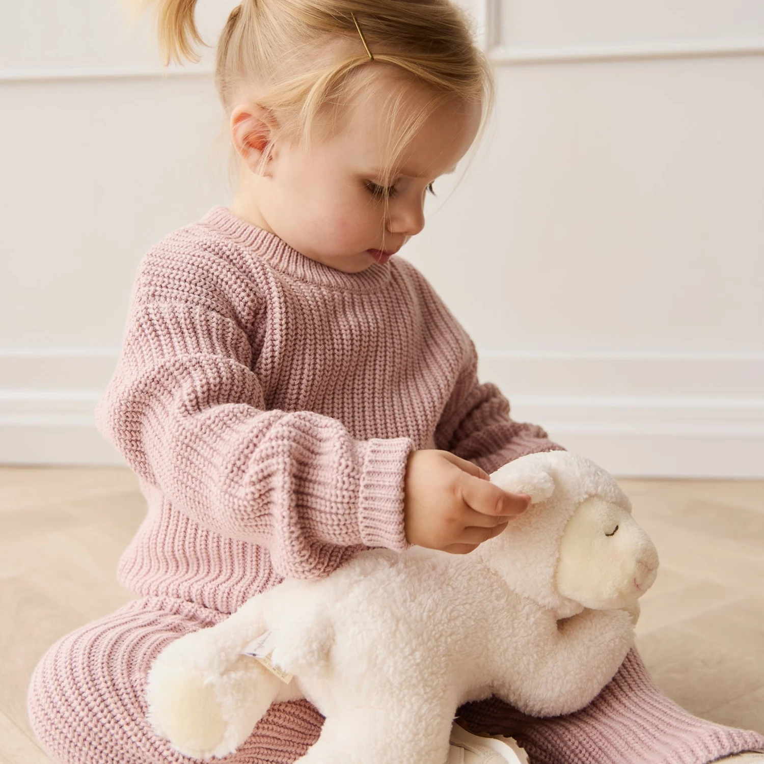 Snuggle Bunnies - Lambie
