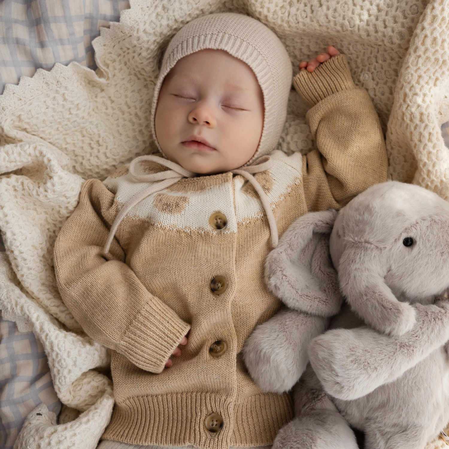 Snuggle Bunnies - Olive The Elephant