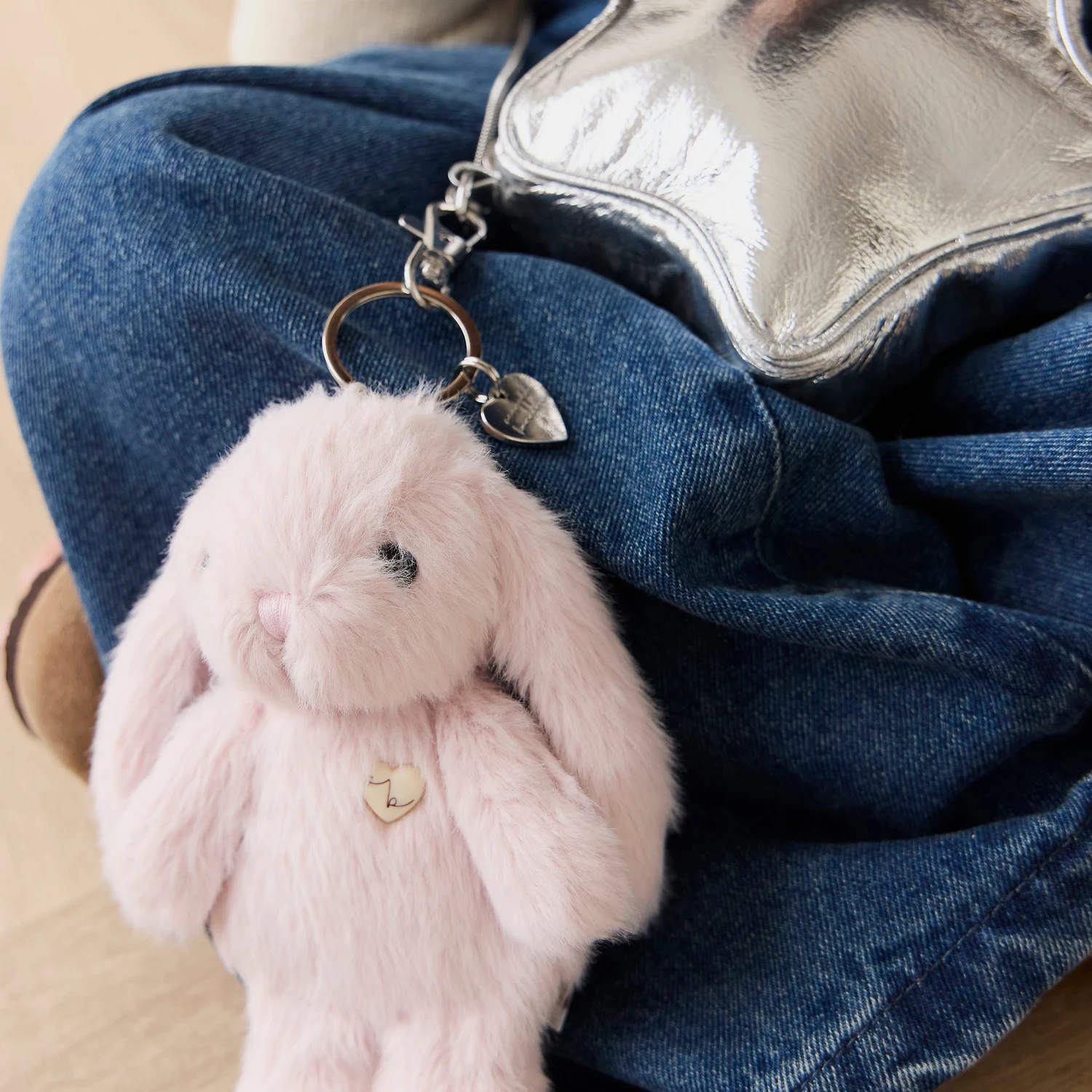 Snuggle Bunnies - Penelope Keyring - Blossom
