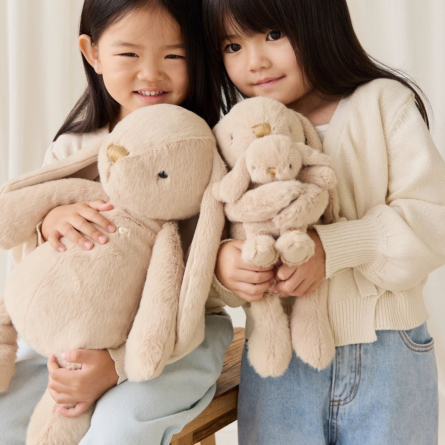 Snuggle Bunnies - Frankie the Hugging Bunny - Caramel