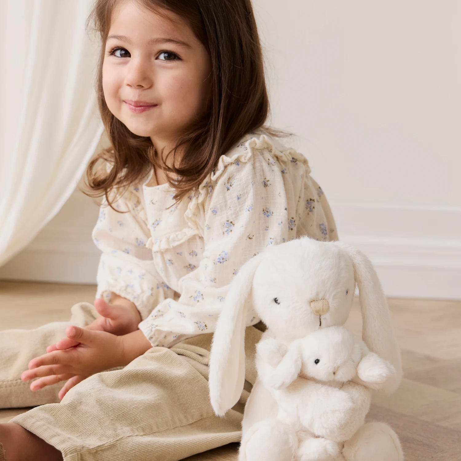 Snuggle Bunnies - Frankie the Hugging Bunny - Marshmallow