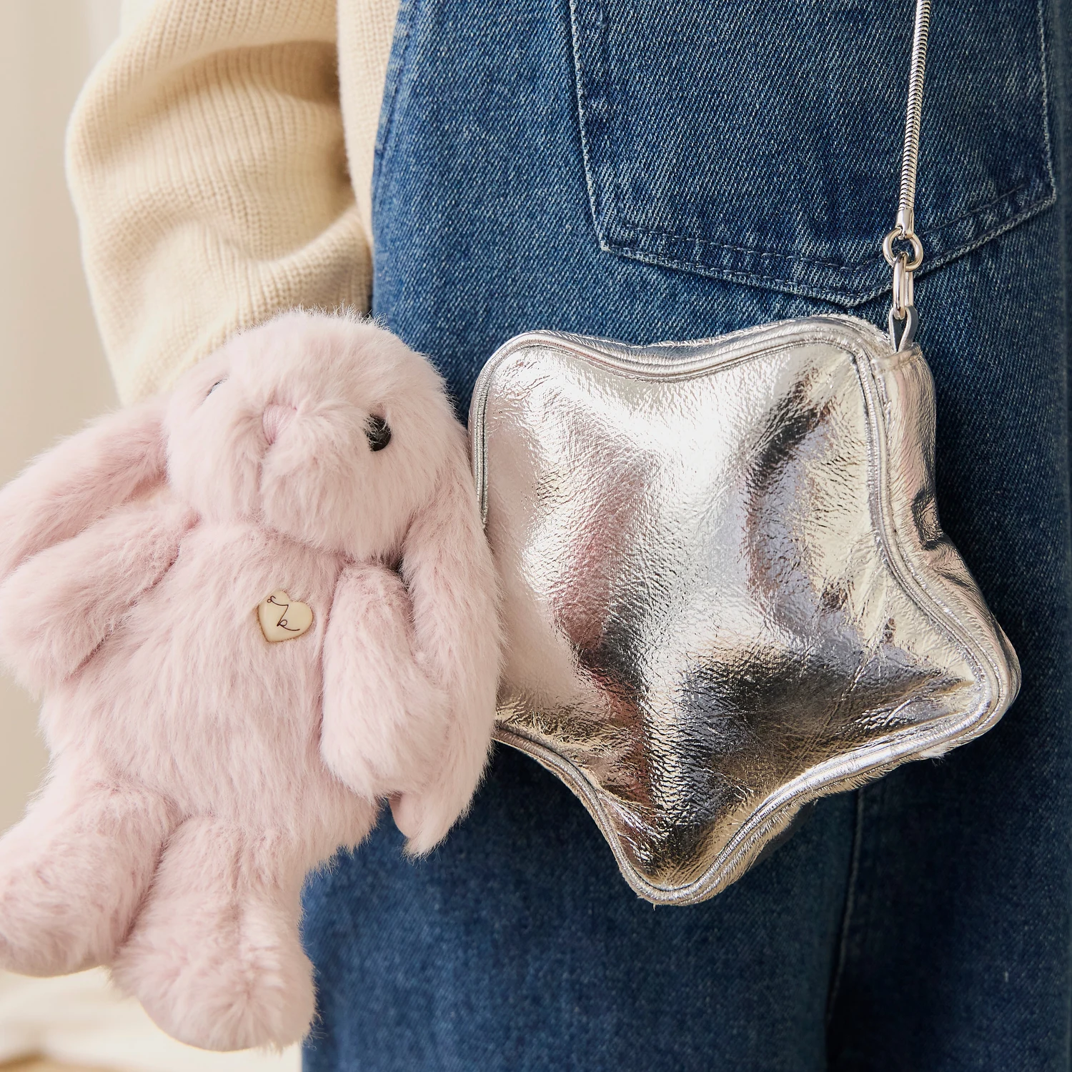 Snuggle Bunnies - Penelope Keyring - Blossom