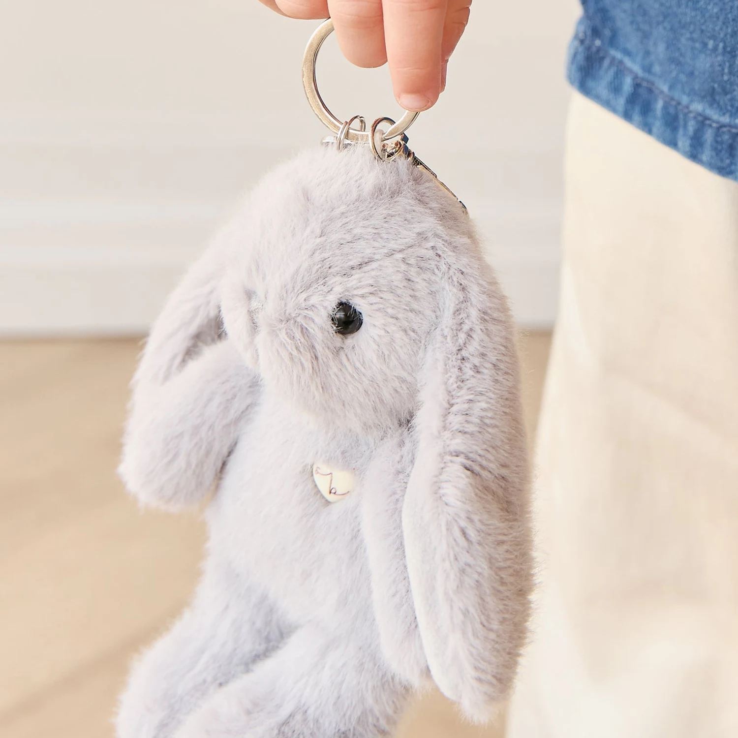 Snuggle Bunnies - Penelope Keyring - Silver