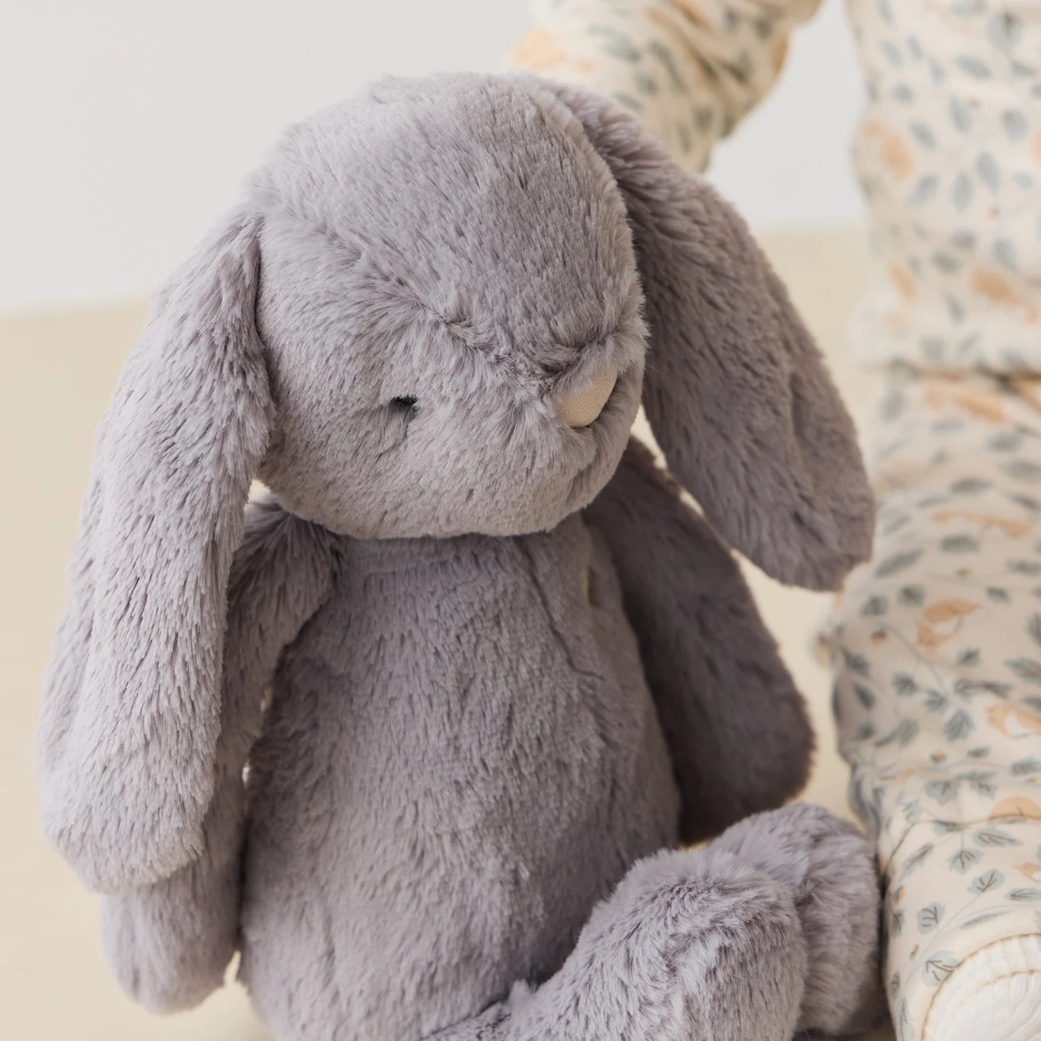 Snuggle Bunnies - Plush Penelope  - Silver