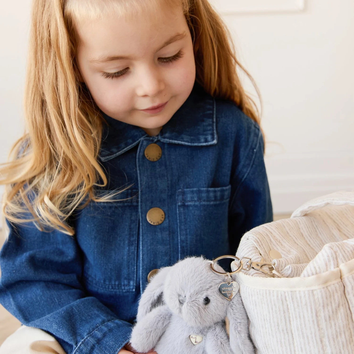 Snuggle Bunnies - Penelope Keyring - Silver