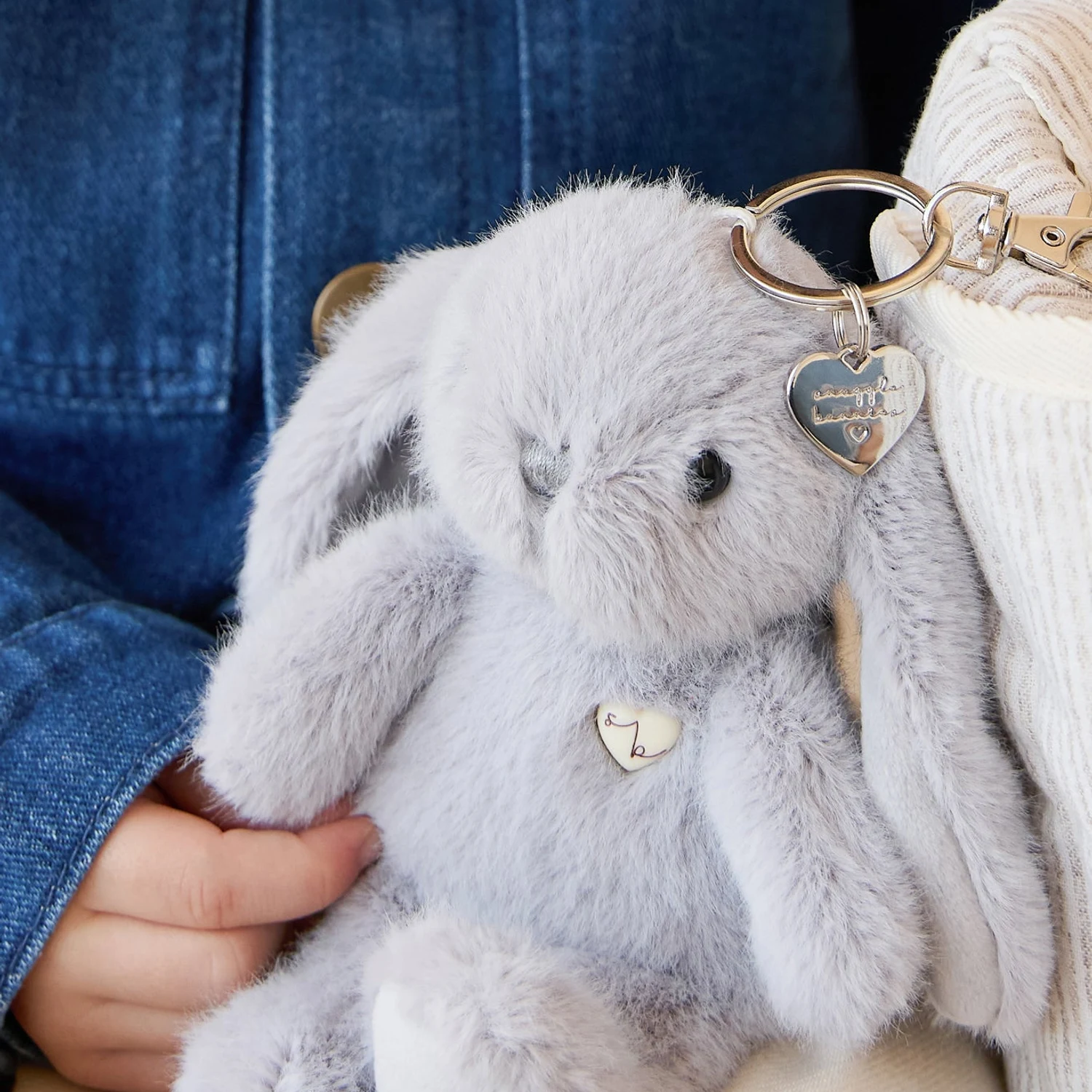 Snuggle Bunnies - Penelope Keyring - Silver
