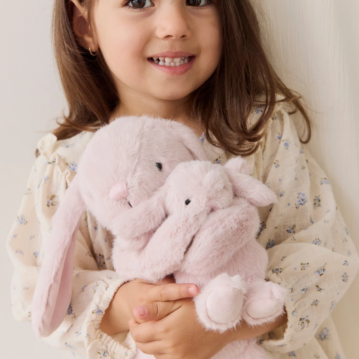 Snuggle Bunnies - Frankie the Hugging Bunny - Blossom
