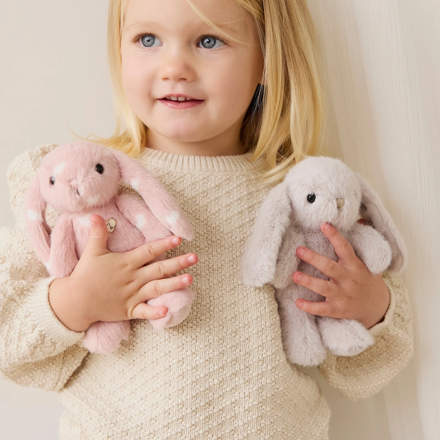 Snuggle Bunnies - Little Love Little Penelope
